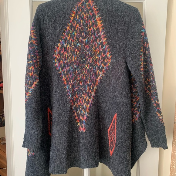 Large cozy sweater. Polyester, nylon, acrylic blend. - Picture 3 of 4